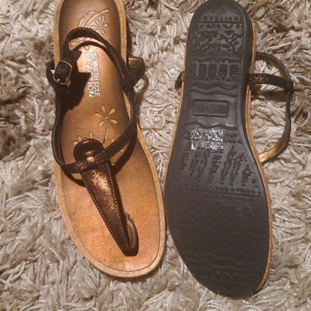 KENNETH COLE Reaction - Picture 2 of 3